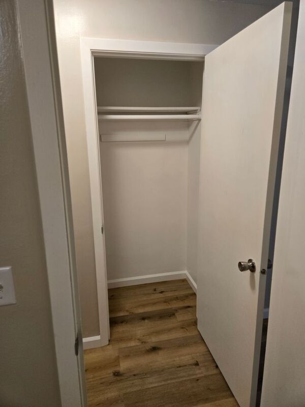 Building Photo - 202 Lincoln St