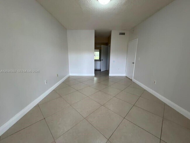 Building Photo - 6992 SW 39th St