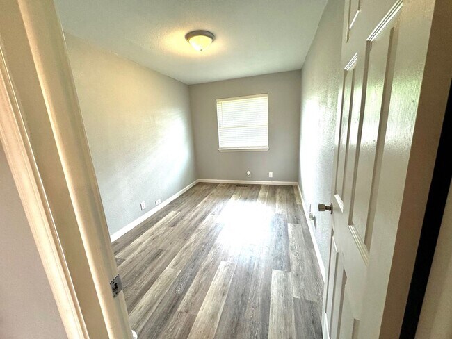 Building Photo - Spacious McAlester Home with Workshop Acce...