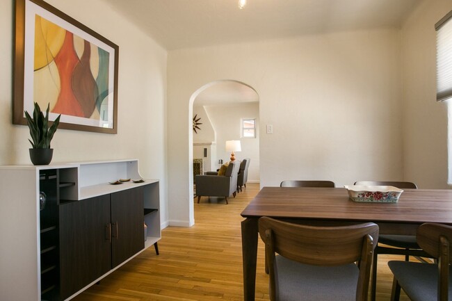 Building Photo - Newly renovated! 3 Bedroom in Nob Hill