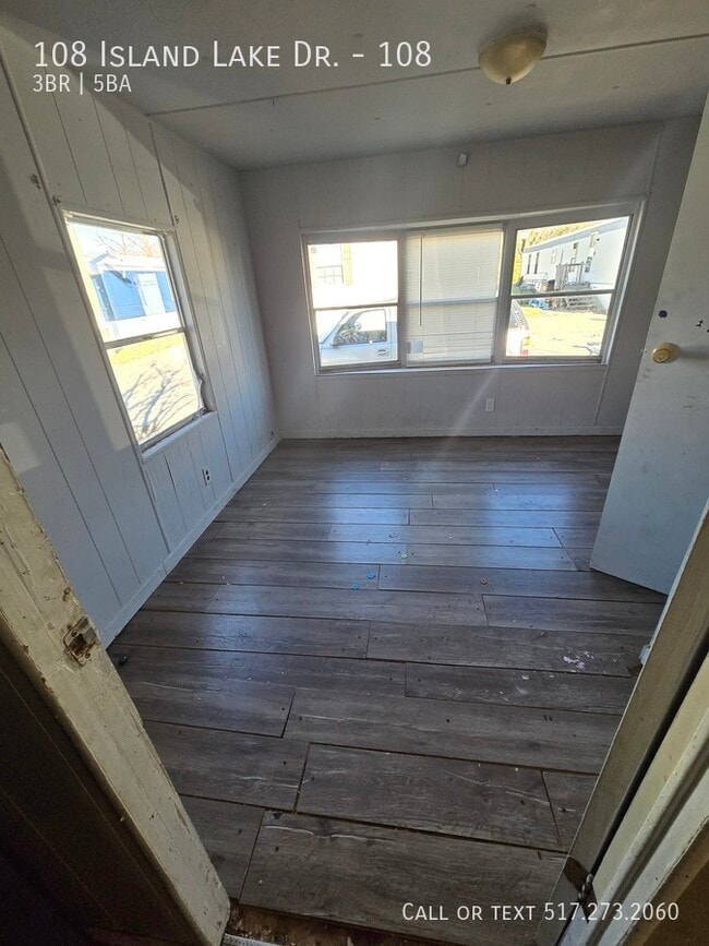 Building Photo - 108 Island Lake Dr