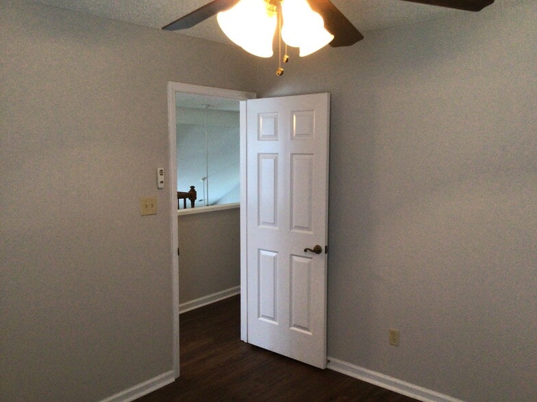Building Photo - 13615 Portpatrick Ln