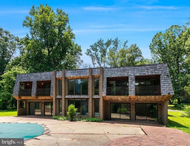 Building Photo - 8823 Brook Rd