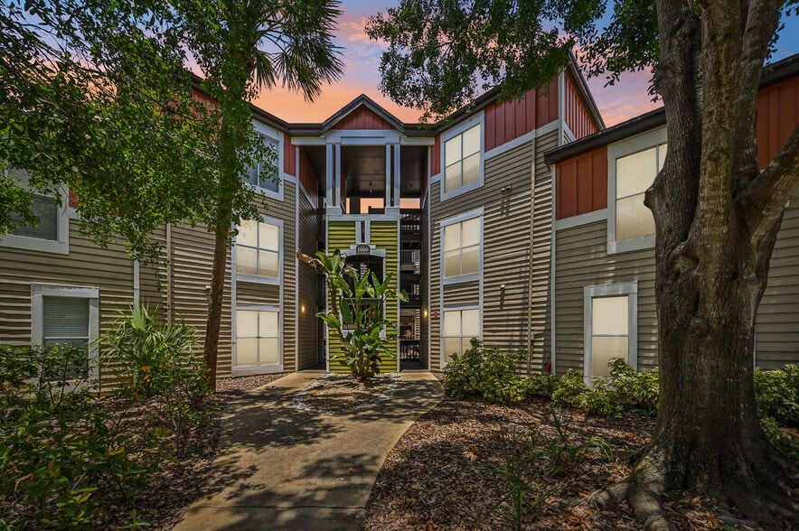 Building Photo - Palm Cove Apartments