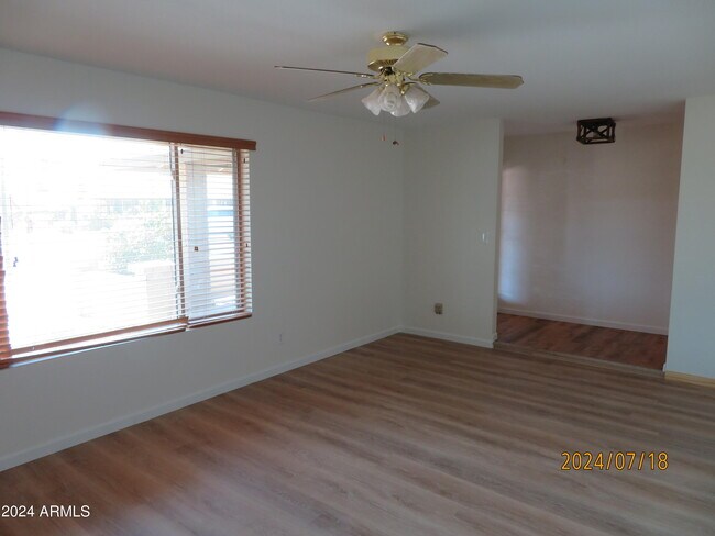Building Photo - 11246 N 50th Dr