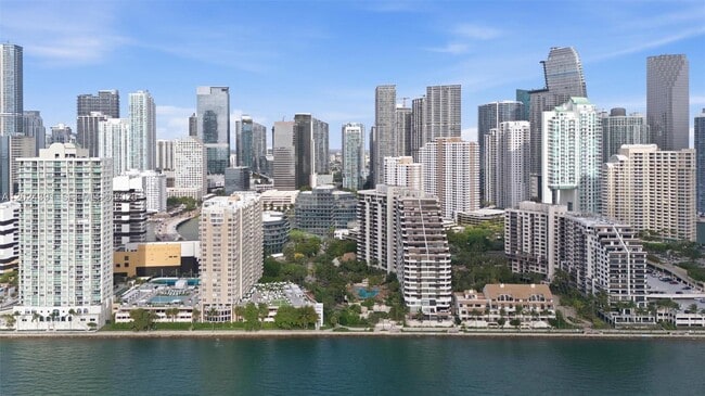 Building Photo - 520 Brickell Key Dr