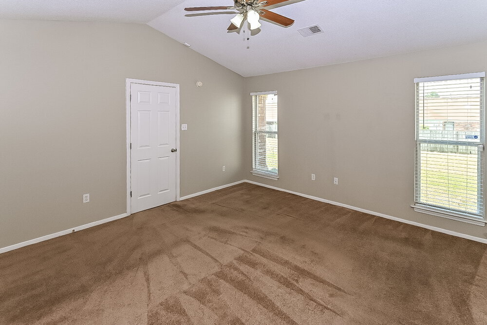 Building Photo - 9161 Preakness Dr