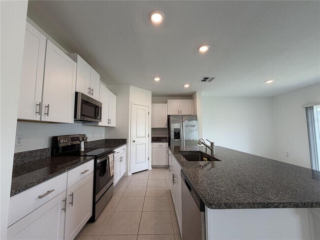 Building Photo - 156 Rose Bud Ln