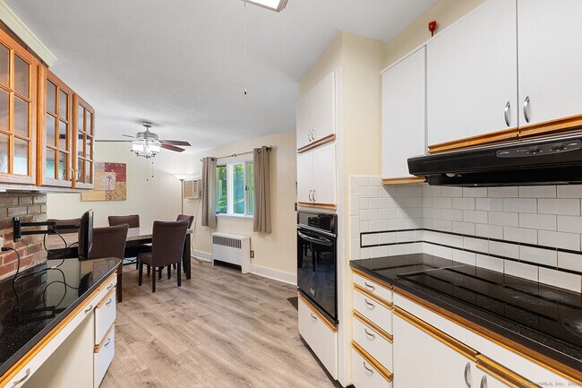 Building Photo - 26 Wilridge Rd