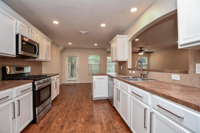 Building Photo - 1115 Eden Park Ln