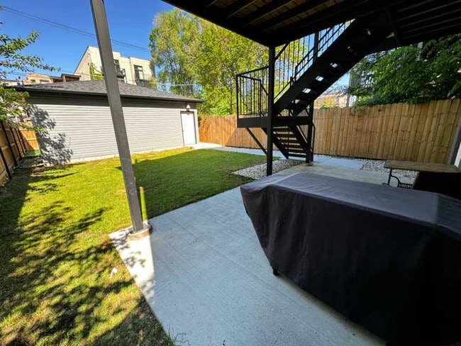 Building Photo - 4420 S Prairie Ave