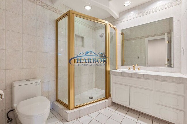 Building Photo - 1504 Vía Margarita