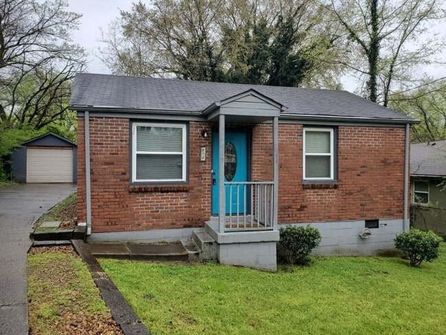 Building Photo - Prime East Nashville Living!