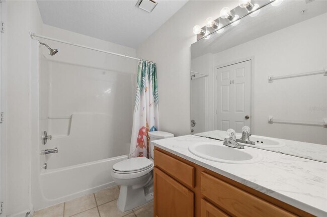 Building Photo - 6029 Lake Pointe Dr