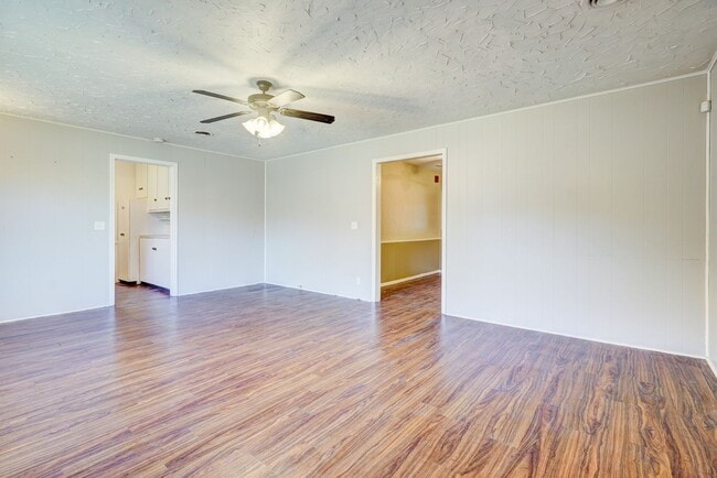 Building Photo - Stylish Home with Covered Deck & Easy I-44...