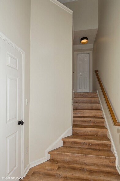 Building Photo - 8705 Lost Valley Dr