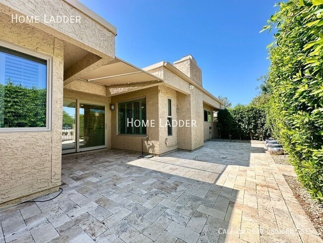 Building Photo - 8084 E Del Laton Dr
