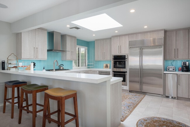 Building Photo - 66 Dartmouth Dr