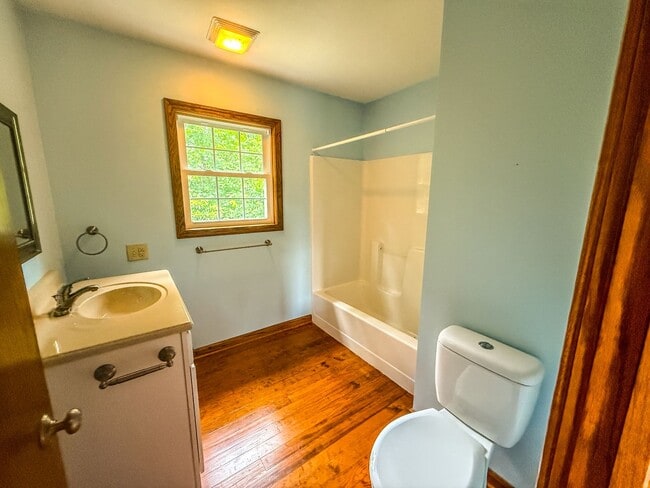 Building Photo - 4BD 2.5 BA Home with Acreage in Tippecanoe