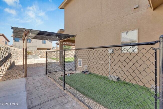 Building Photo - 11512 Robert Lennox Dr