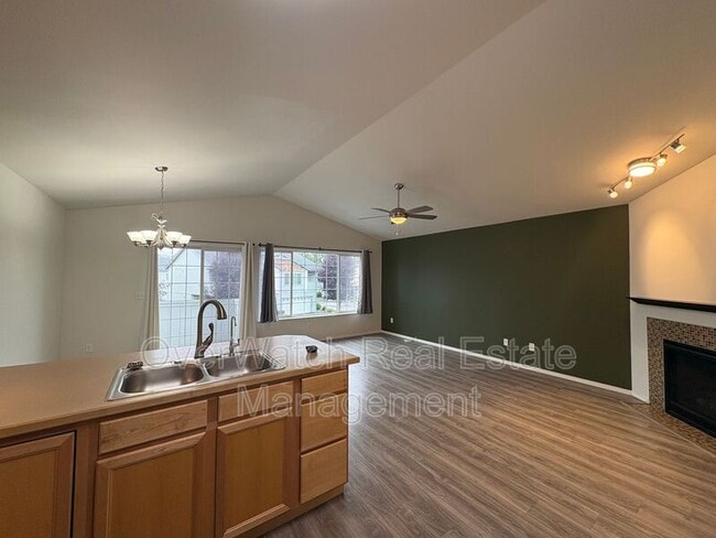 Building Photo - 5651 Sapphire Loop