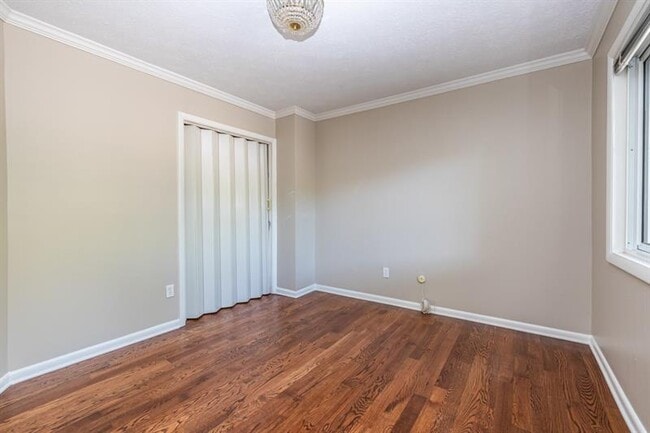 Building Photo - 120 Biscayne Dr NW