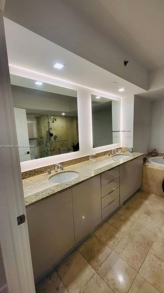 Building Photo - 1830 S Ocean Dr