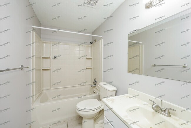 Building Photo - 10257 Chippenham Ct