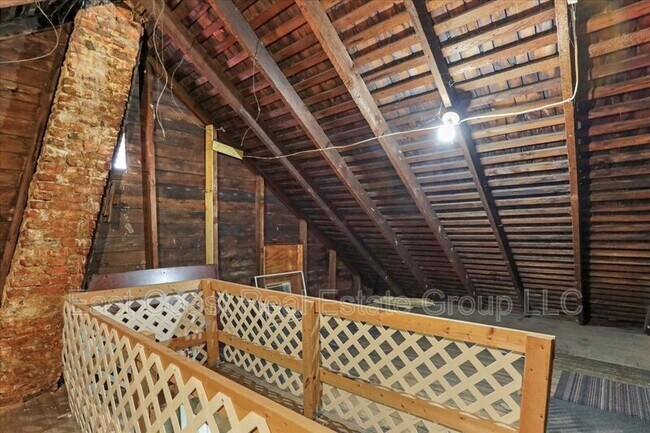 Building Photo - 805 S Potomac St