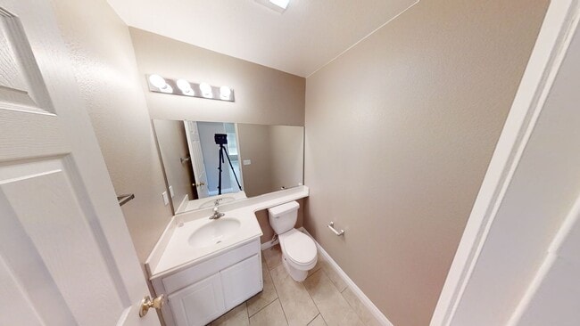 Building Photo - Spacious 3 Bedroom Beaumont Home For Lease