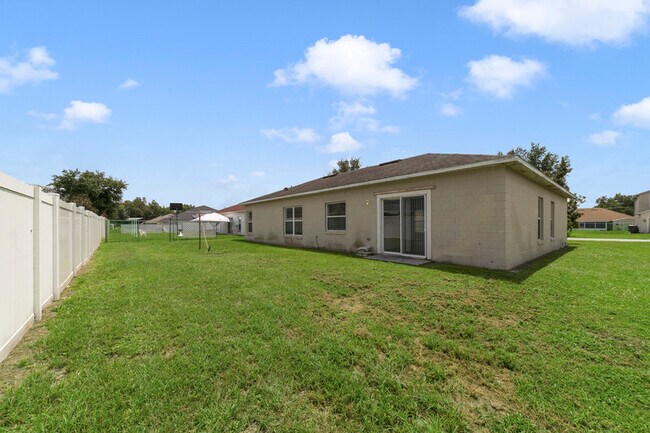 Building Photo - 566 Hummingbird Ct