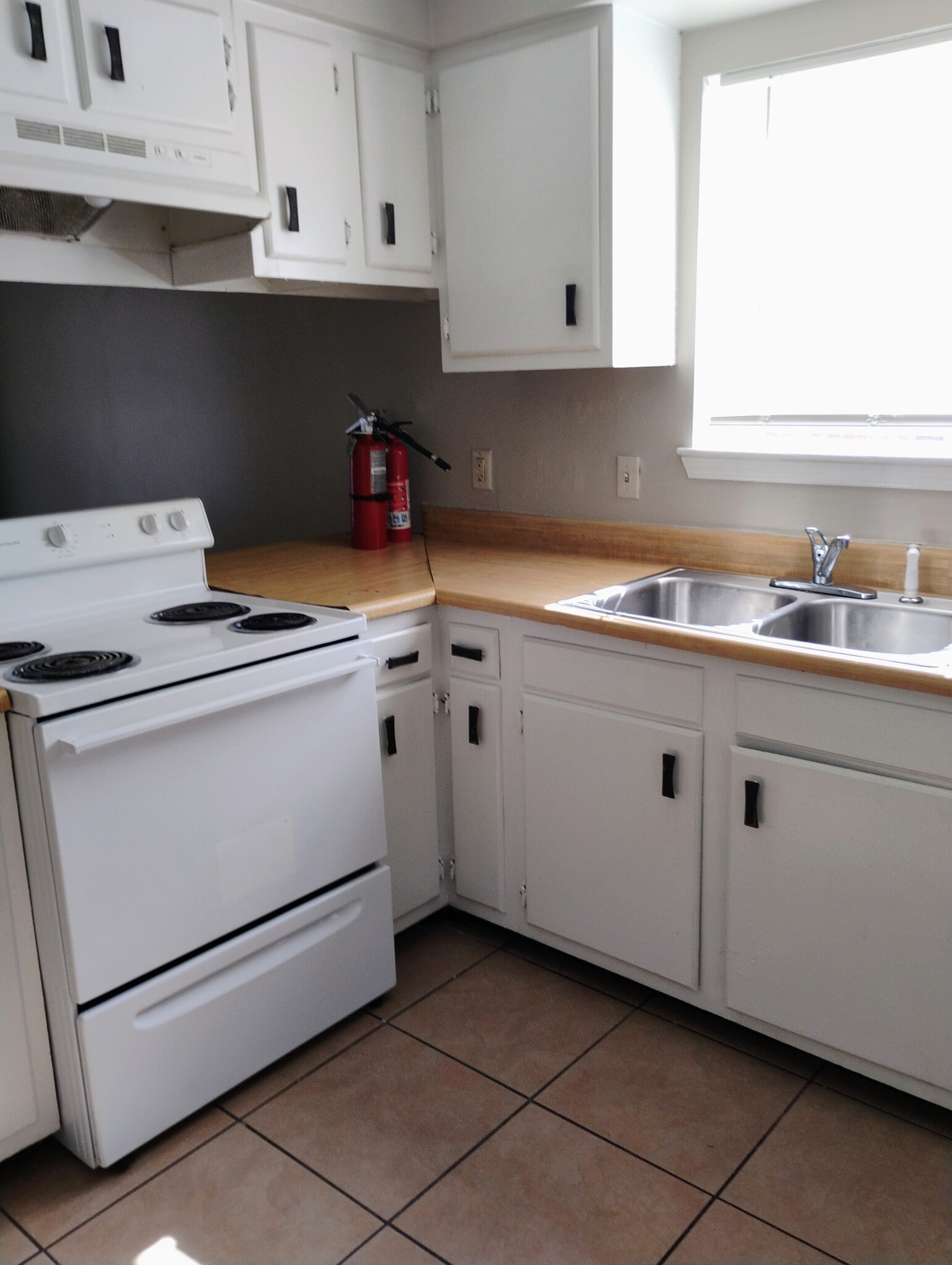 Building Photo - 1007 Shilo Ave