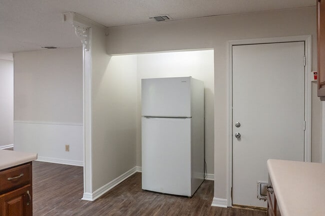 Building Photo - 1409 Lehigh Dr
