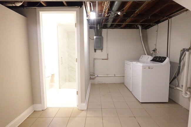 Building Photo - 2401 Huron Terrace