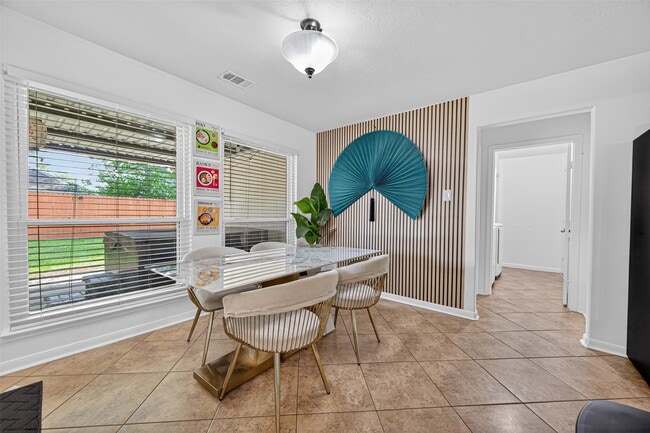 Building Photo - 22727 Tara Way Dr