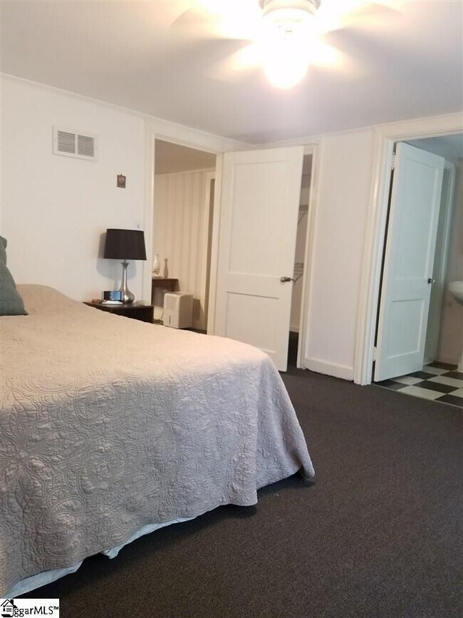 Building Photo - 108 Central Ave