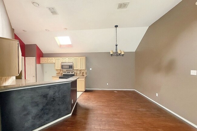 Building Photo - 3-Bedroom Home for Lease in Carrollton – U...
