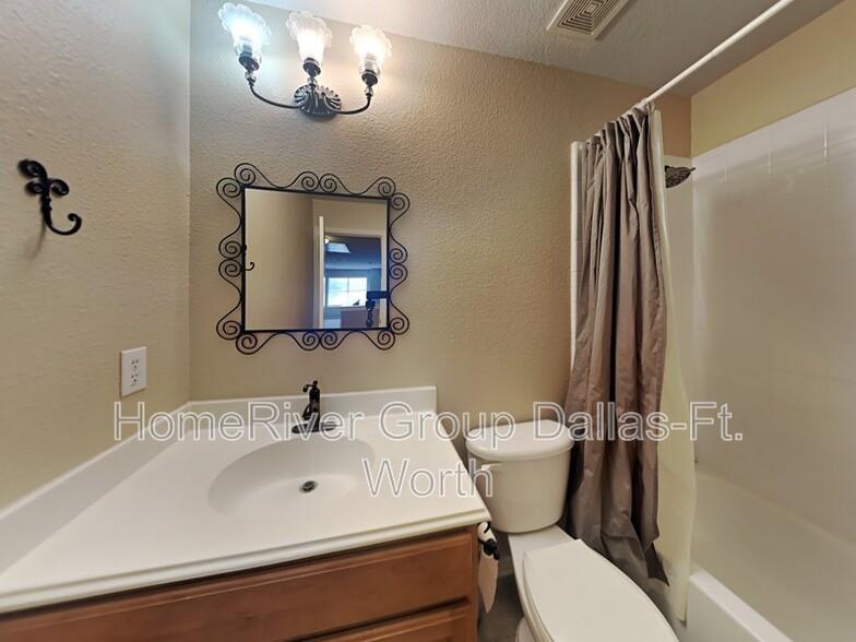 Building Photo - 13358 Roadster Dr