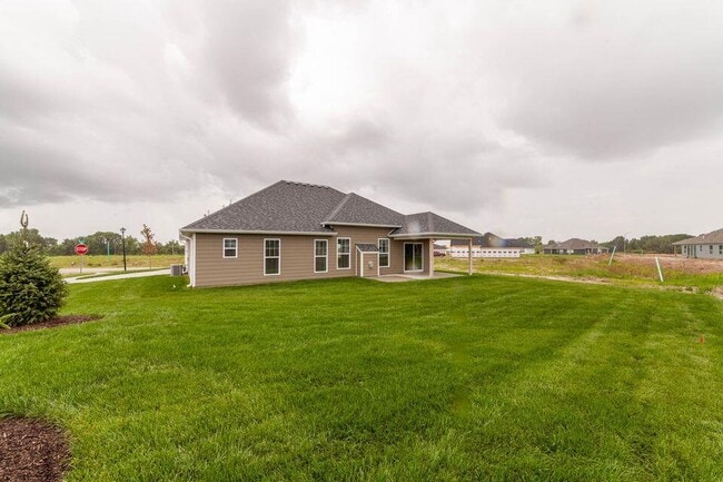 Building Photo - 4825 Kenora Dr