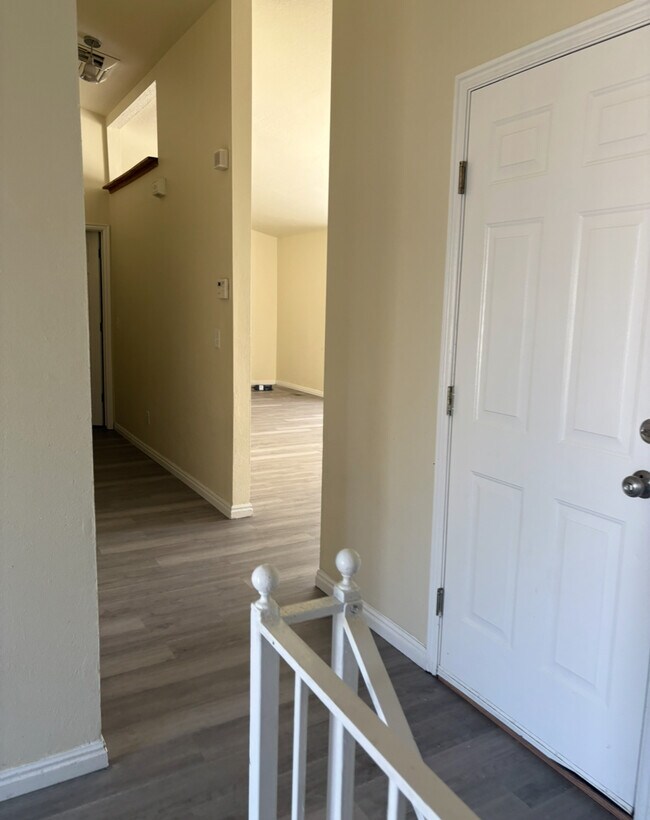 Building Photo - 6189 Dewdrops Dr