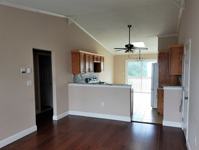 Building Photo - 89 Coleman St