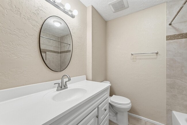 Building Photo - 7226 Thicket Trail Dr
