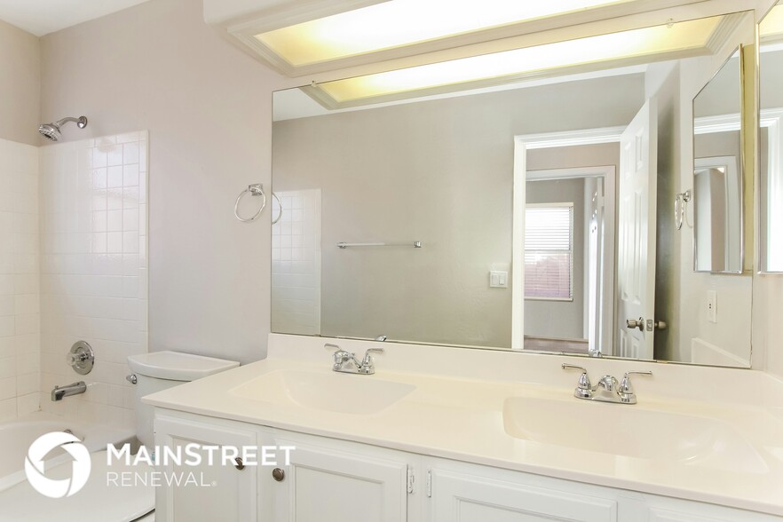 Building Photo - 7742 W McRae Way