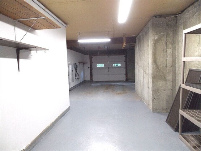 Building Photo - 150 2nd Rd