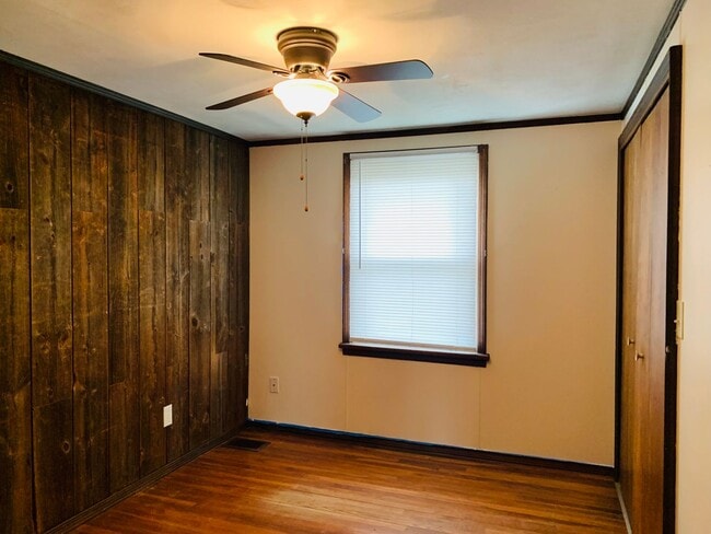 Building Photo - 284 Sycamore St