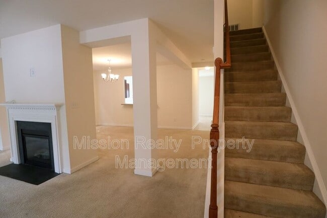 Building Photo - 1721 W Cary St
