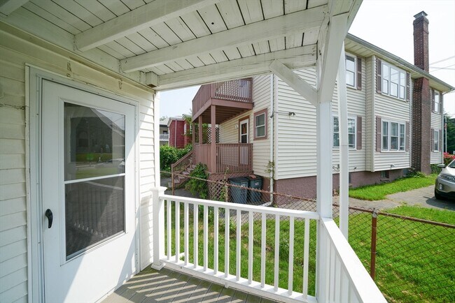 Building Photo - 15 Merrymount Ave