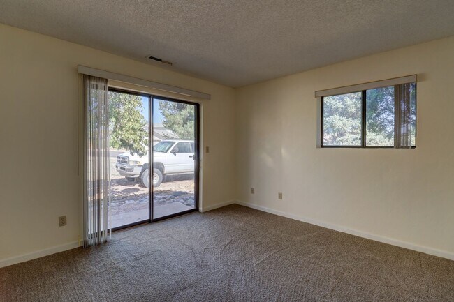 Building Photo - 1298 Tapadero Dr