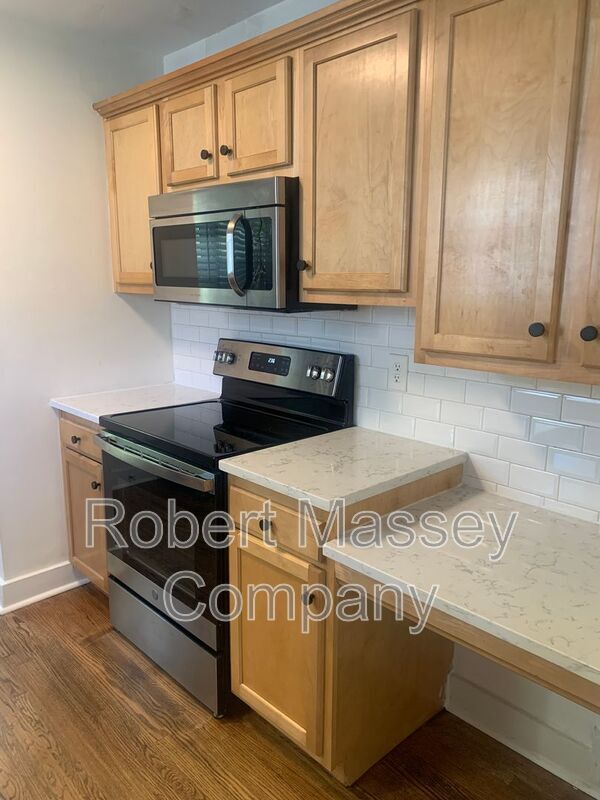 Building Photo - 127 McCready Ave