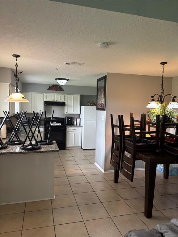 Building Photo - 22223 Spring Gate Dr